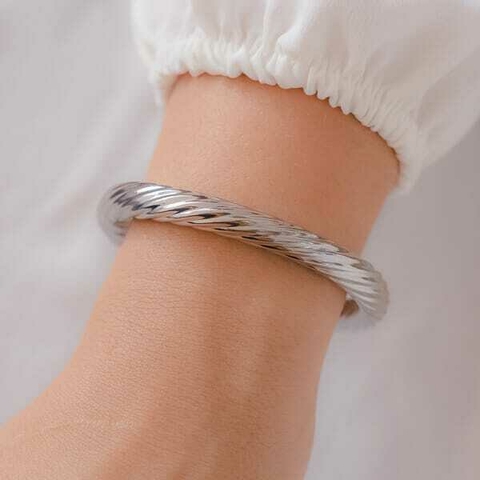 Bracelete grosso torcido