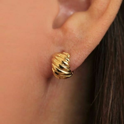 Argolinha grossa trabalhada