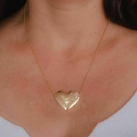 Colar coração médio riscado