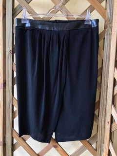 ZARA WOMAN - SAIA PRETA POLIURETANO - G