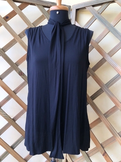 AISHITY - BLUSA PRETA GOLA GRAVATA - GG