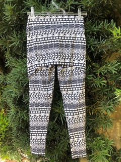 HOPKINI - CALÇA LEGGING ESPORTE PRETA E BRANCA - P na internet