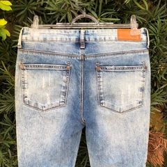 MOB - CALÇA JEANS LAVAGEM MANCHADA - 38 - Maria Madame Desapegos - Multimarcas e Luxo!
