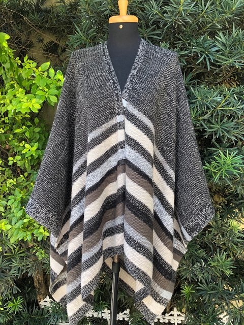 BCBG MAXAZRIA - CAPA PONCHO MESCLADA