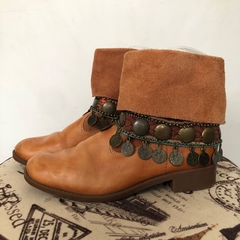 VIA MIA - BOTA CARAMELO MEDALHAS