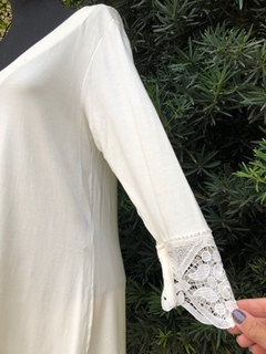 ATELIER LINAH - BLUSA DECOTE V CREME na internet