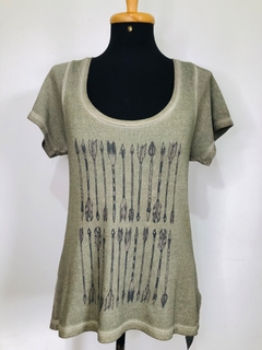 MOB - BLUSA ESTAMPA LANÇAS - P