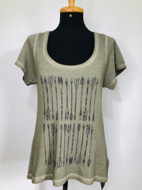 MOB - BLUSA ESTAMPA LANÇAS - P