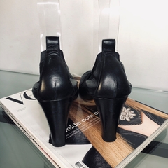 CHANEL - SAPATO ELASTIC CAP TOE - 39 - Maria Madame Desapegos - Multimarcas e Luxo!