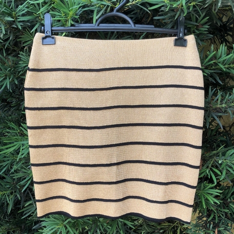MORENA ROSA - SAIA TRICOT DOURADA