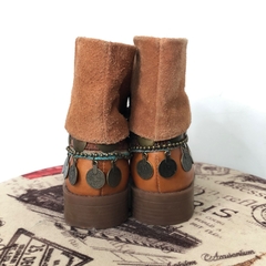 VIA MIA - BOTA CARAMELO MEDALHAS - loja online