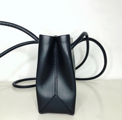 MOSCHINO - BOLSA TOTE MINI PRETA - Maria Madame Desapegos - Multimarcas e Luxo!