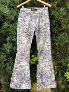 CANAL - CALÇA FLARE ESTAMPADA