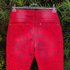 MOB - CALÇA VERMELHA ESTAMPADA - 36 na internet