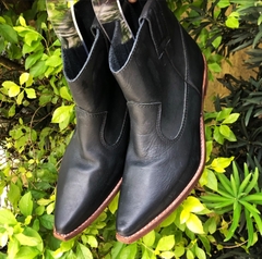 FARM - BOTA DE COURO PRETA - Maria Madame Desapegos - Multimarcas e Luxo!