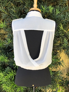 FARM - BLUSA CROPPED BRANCA - P na internet