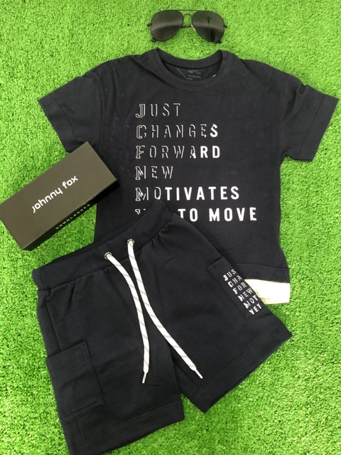 Conjunto de Camiseta em Meia Malha e Bermuda em Moletom sem Pelúcia