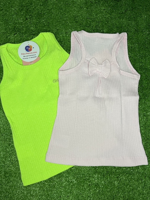 Blusa regata com laço nas costas