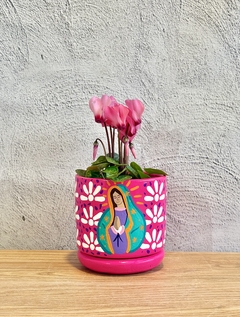 kit Nina: Virgen Fucsia con silla en internet