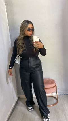 Calça wid leg couro ecológico - Raraabella