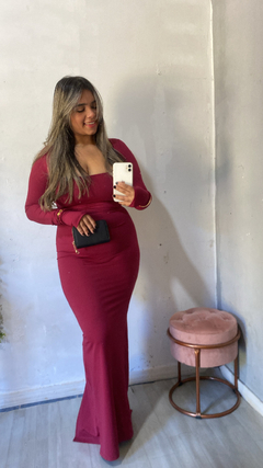 Vestido atena na internet