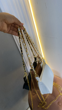 Bolsa inspiração Antonella na internet
