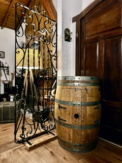VINOTECA , CAVA EN BARRICA ORIGINAL DE ROBLE DE 225 L