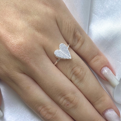 Anel coração cravejado