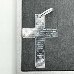 Pingente Cruz Com Oração Do Pai Nosso 5,0cm na internet