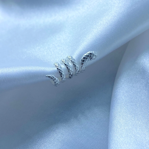 Piercing fake cobra g