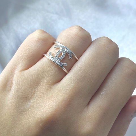 Anel dois elos entrelaçados