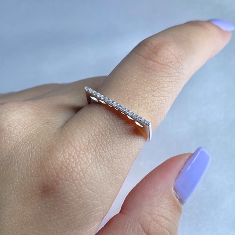 Anel quadrado fino cravejado