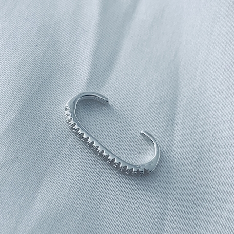 Piercing fake cravejado