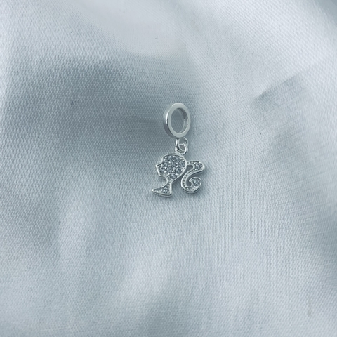 Berloque barbie cravejado