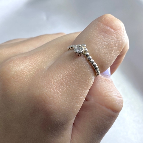 Anel coroa pequena com zircônia