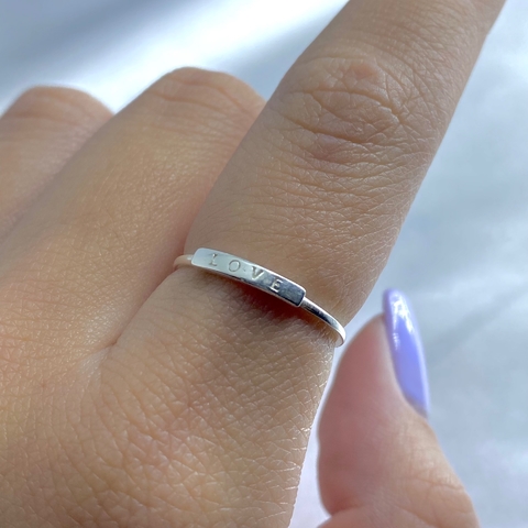 Anel liso plaquinha love
