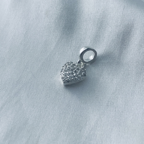 Berloque coração cravejado