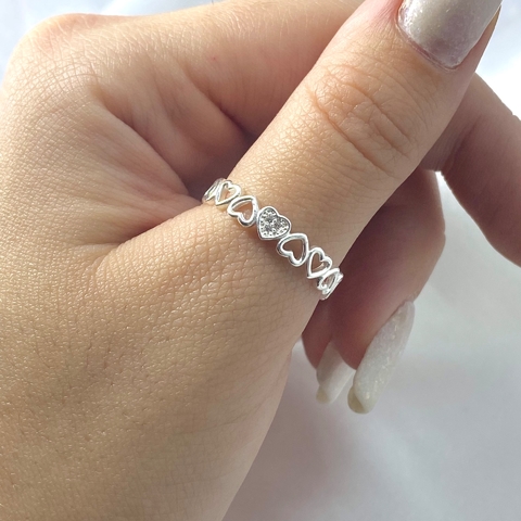 Anel coração oposto 3 pedras