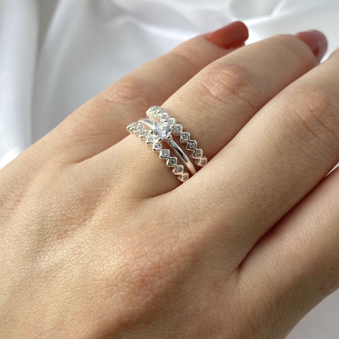 Anel solitário três fileiras