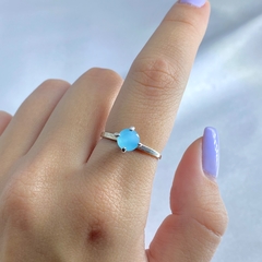 Anel solitário pedra zircônia azul claro