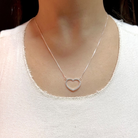 Gargantilha coração cravejado