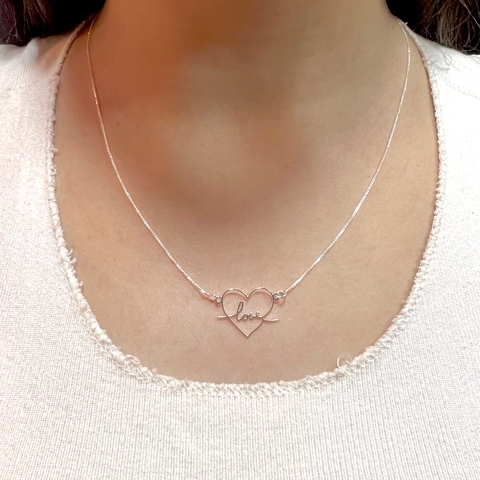 Gargantilha coração love vazado