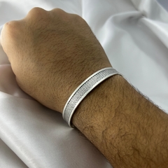 Bracelete detalhado na internet