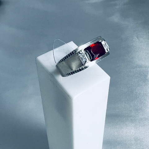 Anel masculino zircônia vermelho