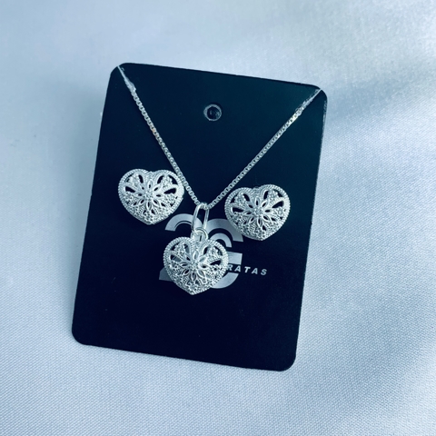 Conjunto coração abulado com pedras