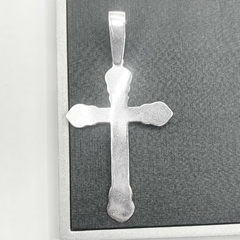Pingente Cruz Portuguesa Facetada Com Cristo E Com Detalhes nas Pontas 6,7cm na internet