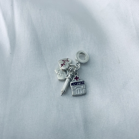 Berloque hospital/injeção/primeiros socorros/batimento