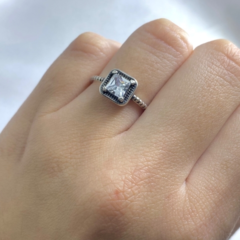 Anel quadrado modelo bali