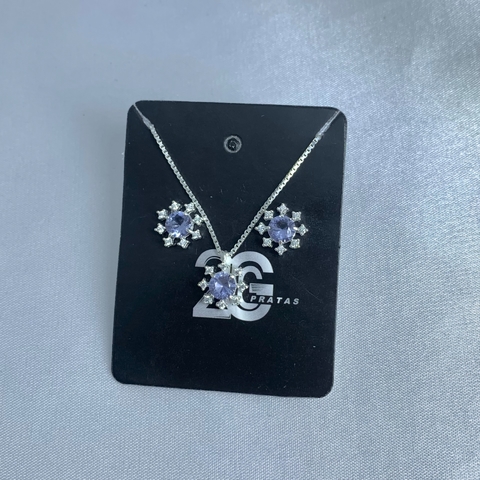 Conjunto redondo com zircônia em volta lilás