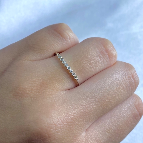 Anel meia aliança com zircônia